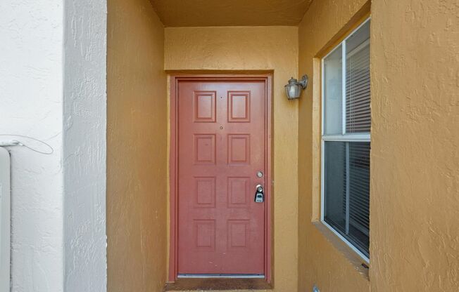 BEAUTFUL RENOVATED TOWNHOUSE 2 BEDROOMS AND 2/2.5 BATHROOMS