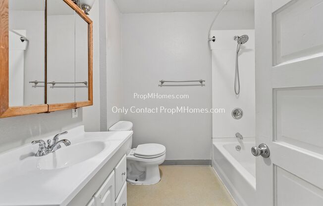 2 beds, 1 bath, $1,849, Unit 6315 E Burnside Street Unit 1