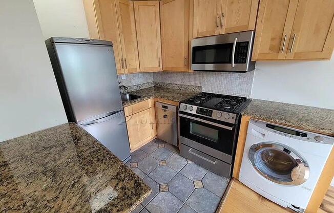 3 beds, 1 bath, $3,150, Unit 2