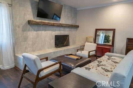 2 beds, 3 baths, 1,944 sqft, $5,630