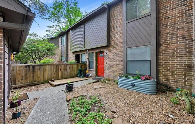 42 WILLOWWOOD CIR
