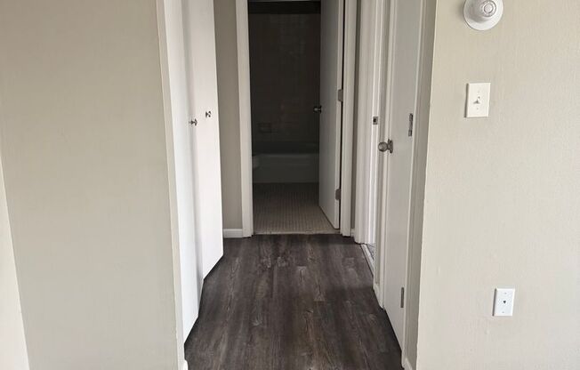 1 bed, 1 bath, $1,250, Unit 1053304