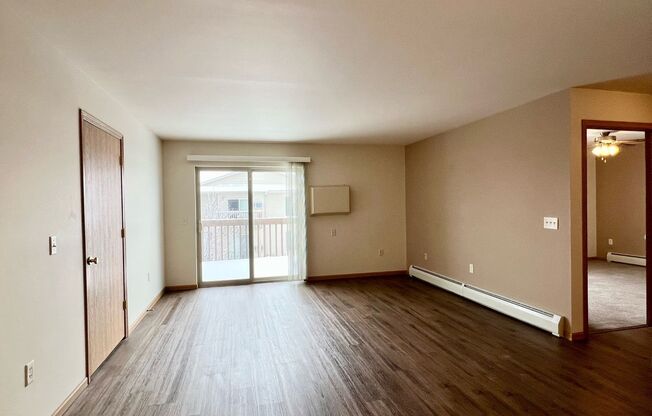 2 beds, 1 bath, 919 sqft, $1,070, Unit ME 2301-14