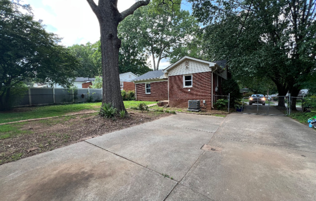 3008 ENFIELD RD