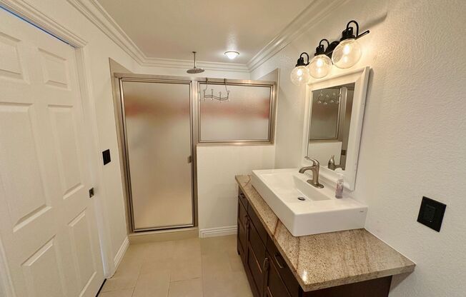 2 beds, 2 baths, $1,695, Unit UNIT 2251