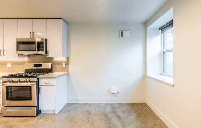 Studio, 1 bath, 287 sqft, $1,325, Unit 103