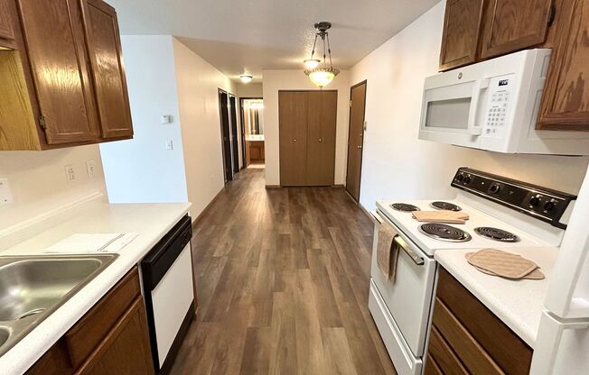 2 beds, 1 bath, 815 sqft, $865, Unit 1415-304