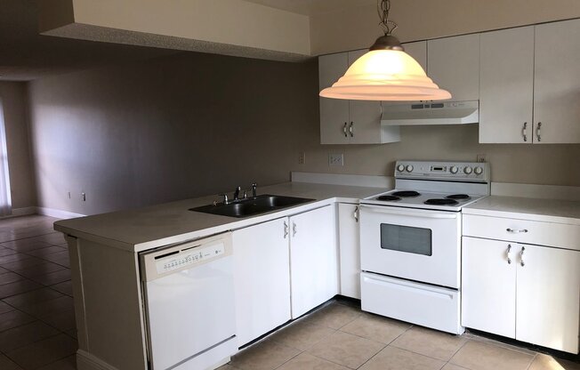Spacious 2 Bedroom, 1 Bathroom Condo