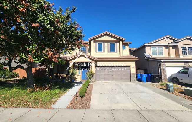 Spacious 4bd/3ba Elk Grove Home with 2 Car Garage