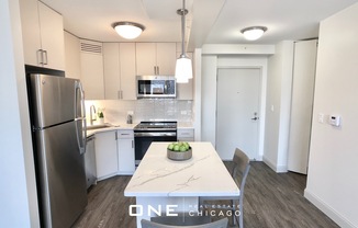 330 W ILLINOIS ST