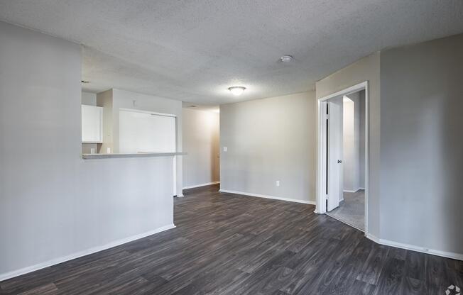 1 bed, 1 bath, 707 sqft, $1,135