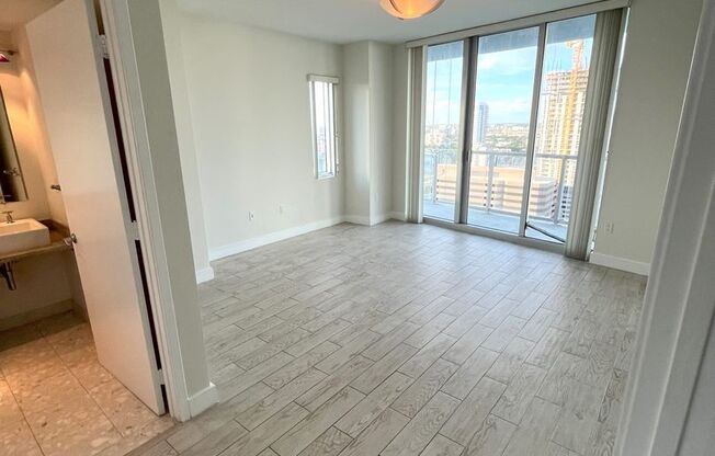 2 beds, 2 baths, 1,310 sqft, $3,450, Unit Latitud on the River - Unit #2301