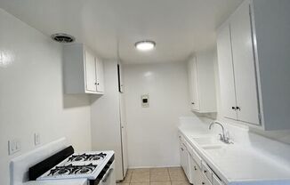 1 bed, 1 bath, $1,900, Unit 10