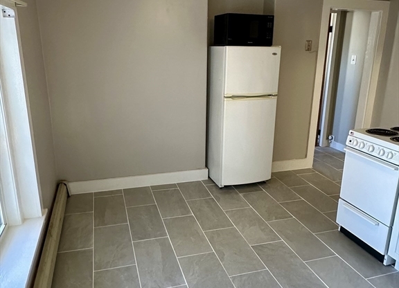 1 bed, 1 bath, 750 sqft, $1,600, Unit 2