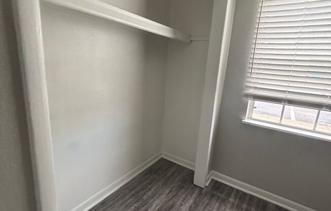 3 beds, 2 baths, 1,230 sqft, $975