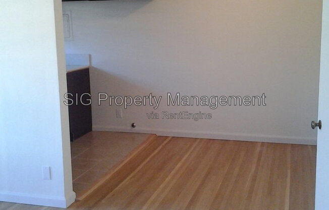 1702 W VICTORY BLVD 