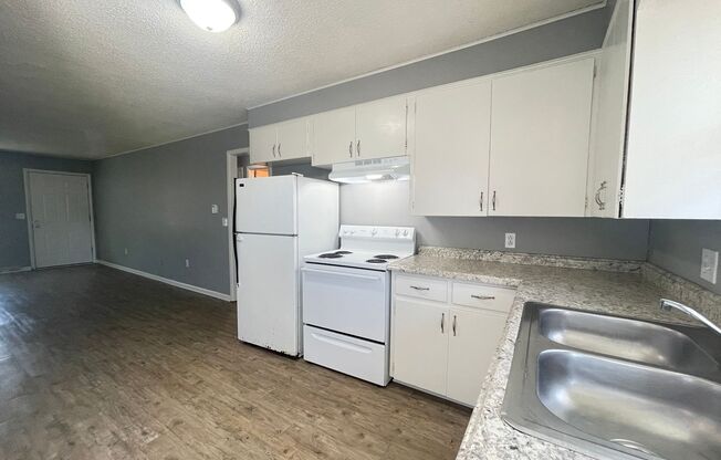 2 beds, 1 bath, 900 sqft, $850