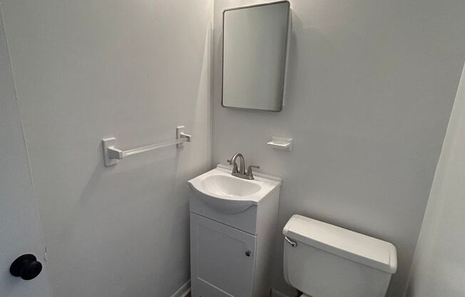 2 beds, 1.5 baths, 1,045 sqft, $1,100, Unit B2-02