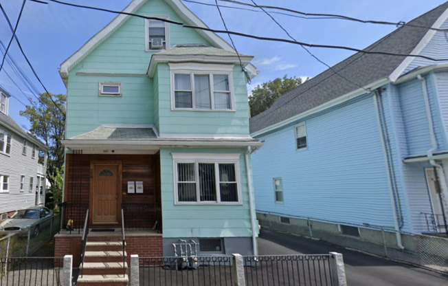 34 DICKINSON ST