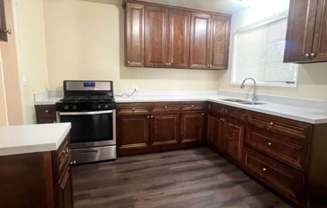 2 beds, 1 bath, $2,495