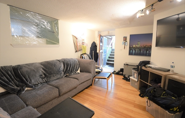 21 Kinross Rd