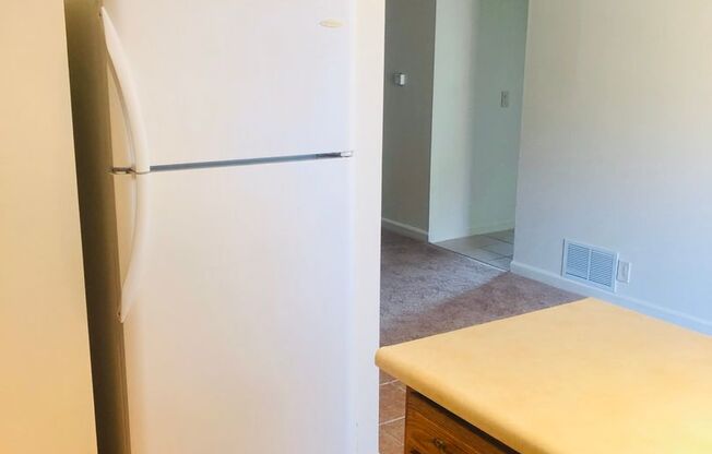 2 beds, 1 bath, $725