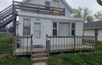 2220 E WALNUT ST