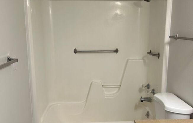 2 beds, 1 bath, 740 sqft, $1,550, Unit 335-133