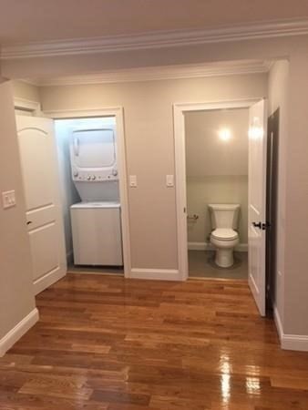 3 beds, 1.5 baths, 1,100 sqft, $4,000, Unit 23