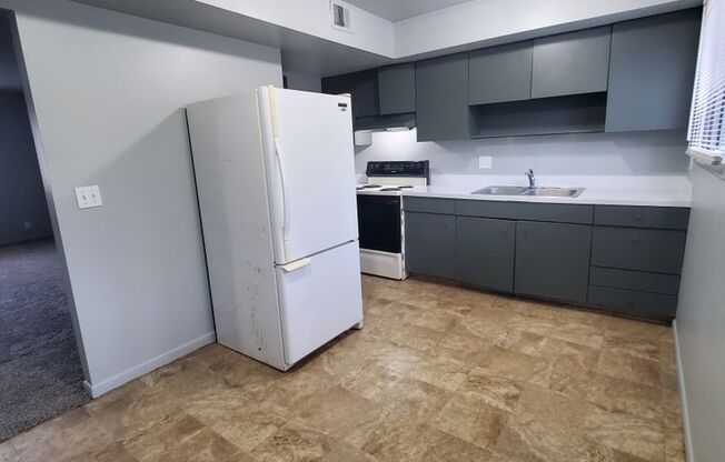Corsica Cottonwood Apartments