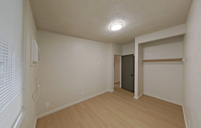 2 beds, 1 bath, 647 sqft, $1,660, Unit 26B