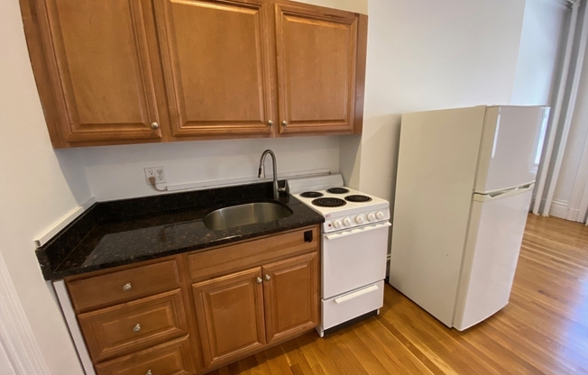 Studio, 1 bath, 358 sqft, $2,200, Unit 1