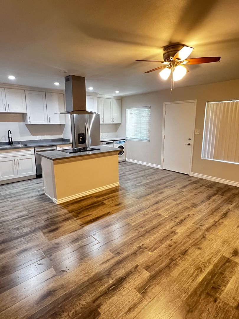 1244 E. 4th Street Apartments