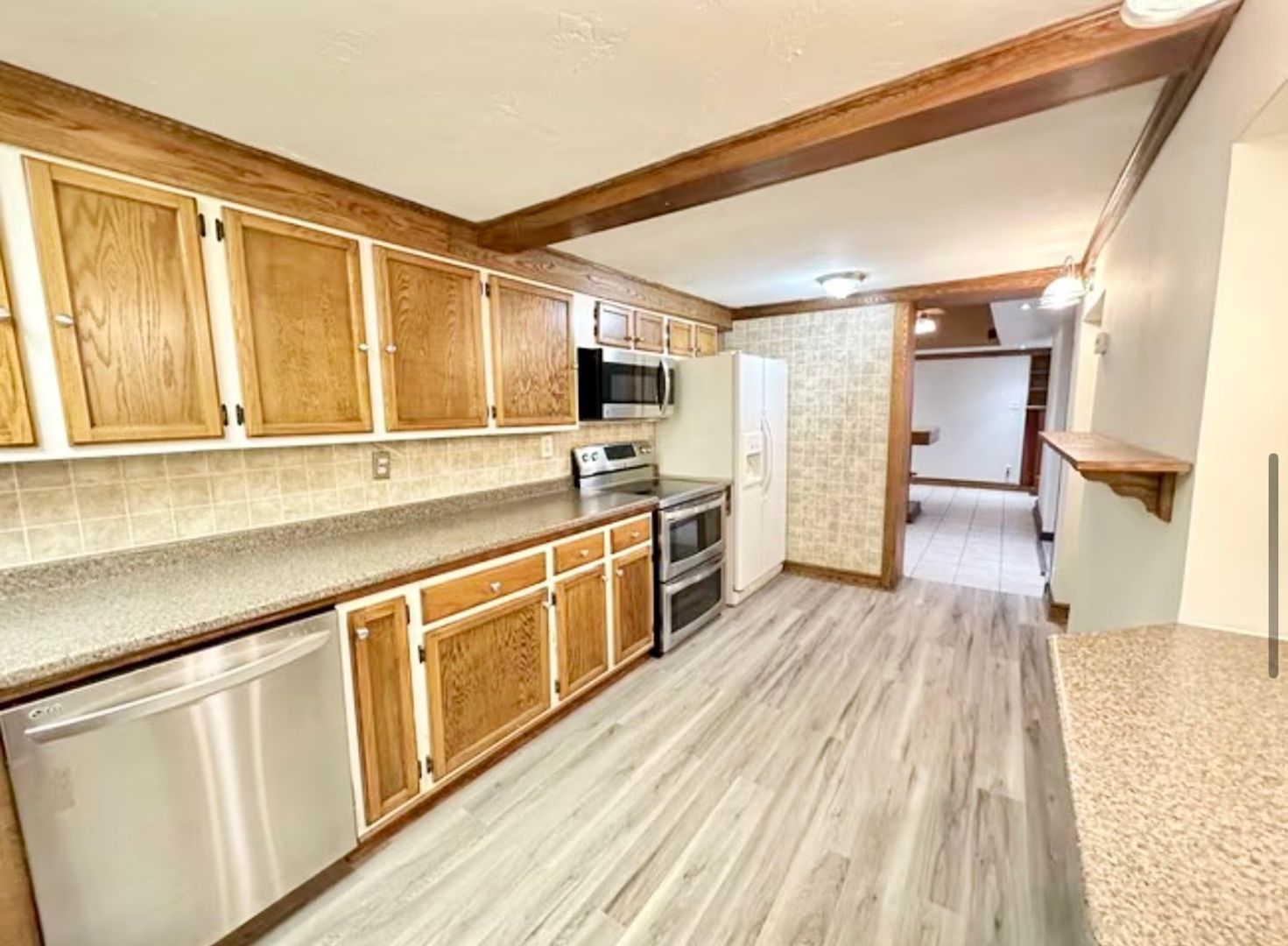 2422 Main St (LO)