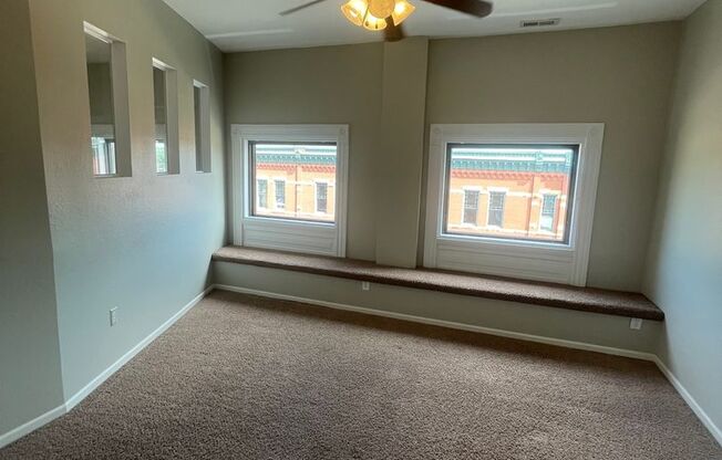 3 beds, 1.5 baths, 1,319 sqft, $1,950, Unit APT 7