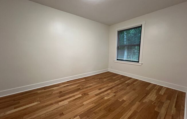 2 beds, 1 bath, 750 sqft, $2,139, Unit 5645 Hobart Street #3