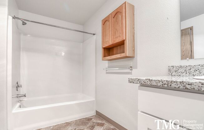 2 beds, 1 bath, 960 sqft, $1,475, Unit 220