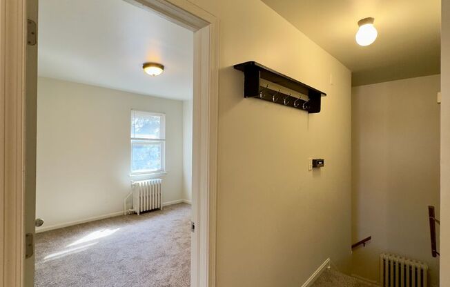 Charming 2 Bedroom/1 Bathroom Home in Edmondson Village, MD!