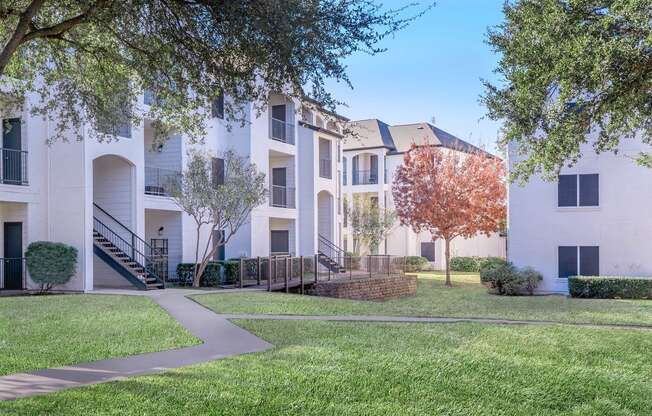 exterior view at the bradley braddock road station apartments