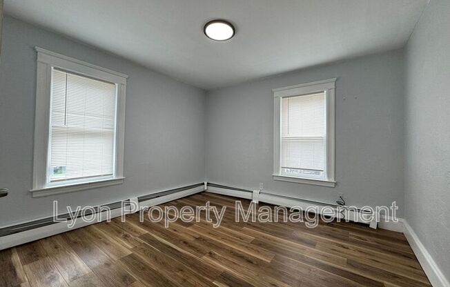 103 AVE WOONSOCKET