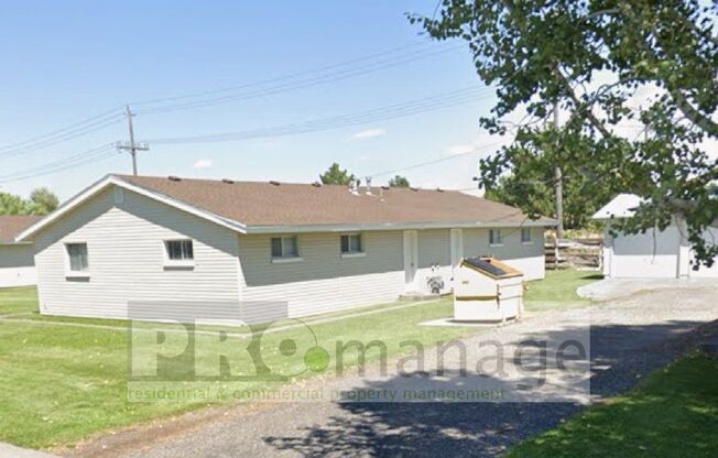 Cambridge Dr. (629 &amp; 637)