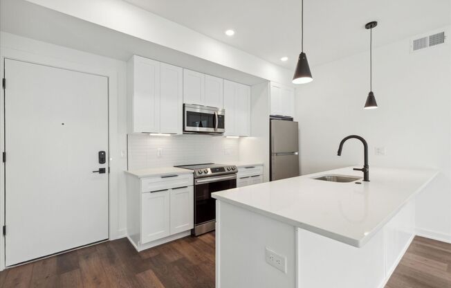 2 beds, 2 baths, 800 sqft, $1,795, Unit Unit # 505