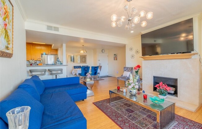 5325 Newcastle Avenue, 322