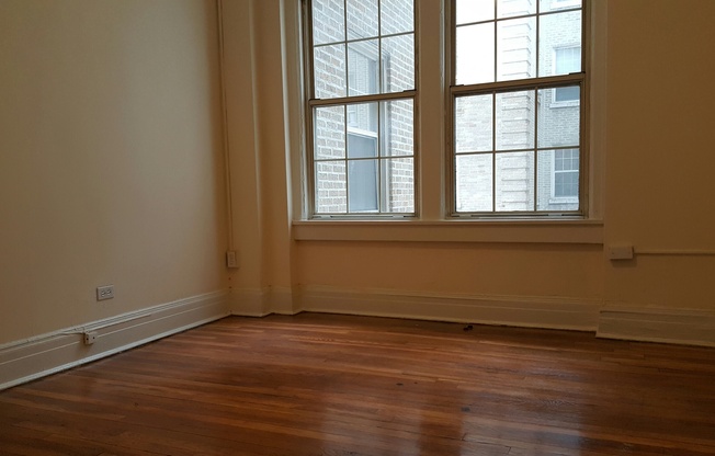 2 beds, 2 baths, 775 sqft, $2,025, Unit 410