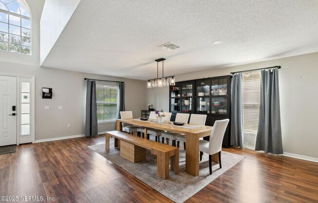 4 Bedroom/ 3 bathroom home on the Westside!