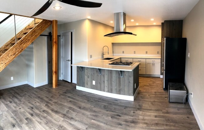 Stunning 2 Bed 2 Bath Home with Gorgeous Mountain Views!