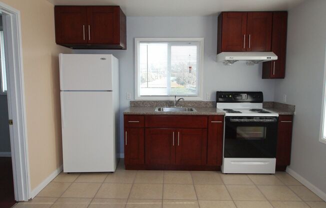 Renovated 2 Bedroom, on San Pablo Ave, in East Richmond Area