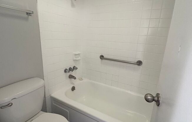 Studio, 1 bath, $795, Unit 22