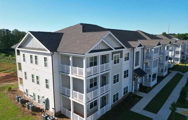 Exterior of Building One at Greystone Pointe, Knoxville