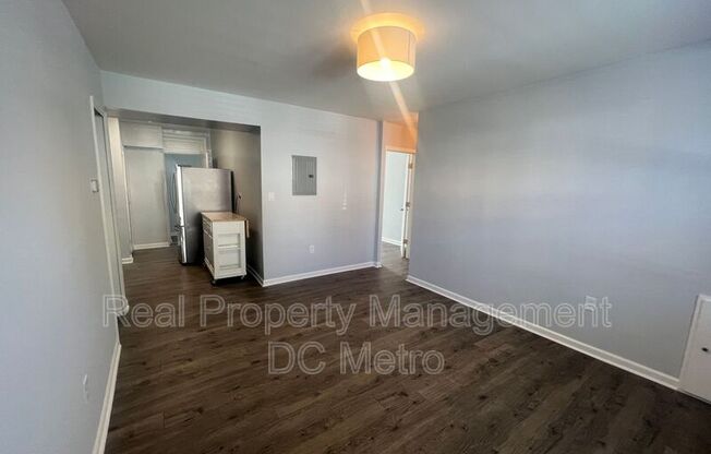 1243 Penn St NE